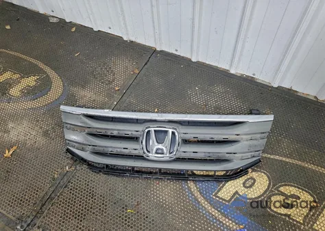 2013 Honda Odyssey Touring z USA, uszkodzony, nr VIN 5FNRL5H95DB045053